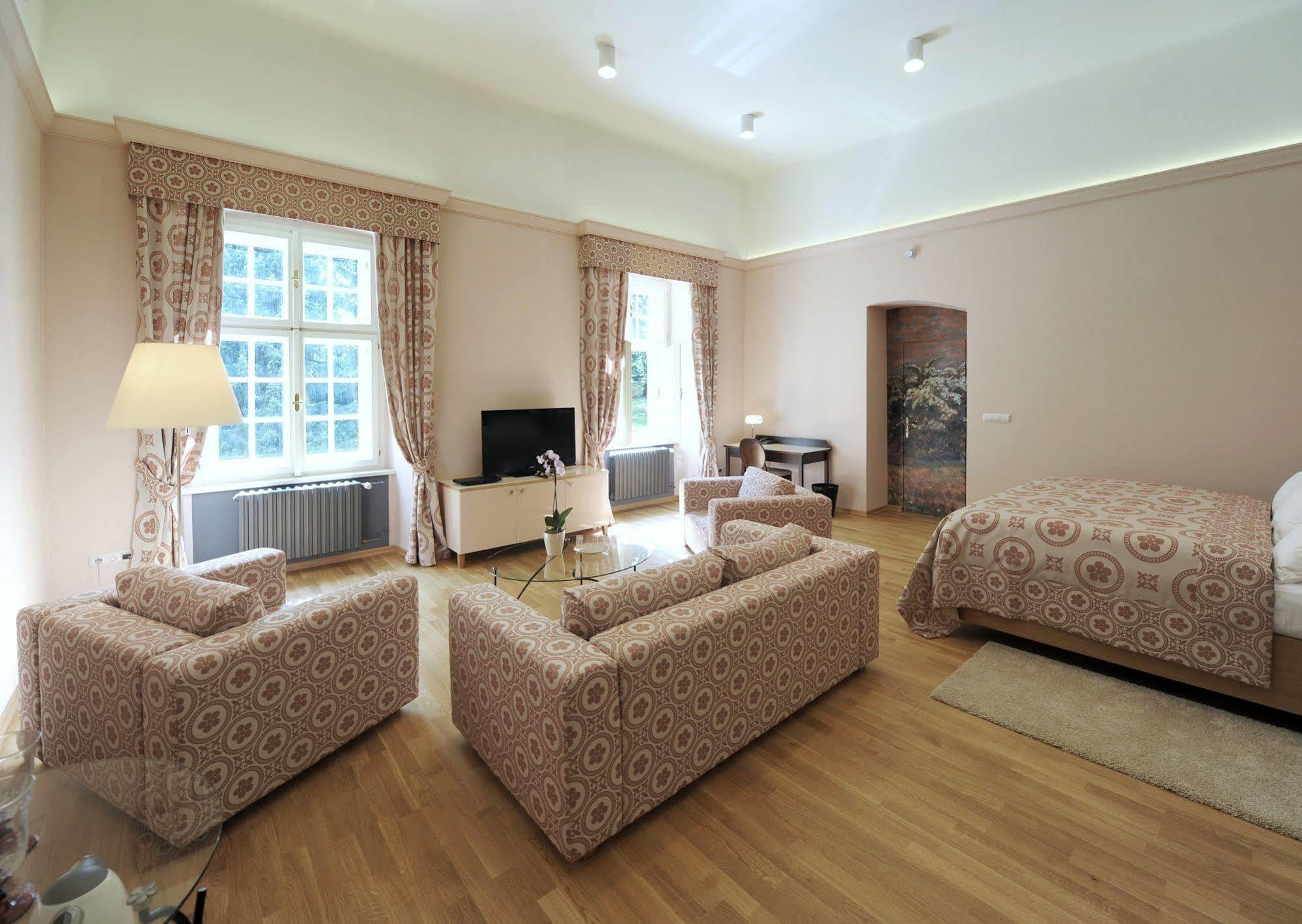 Chateau Heralec Boutique Hotel & Spa By L'Occitane Εξωτερικό φωτογραφία